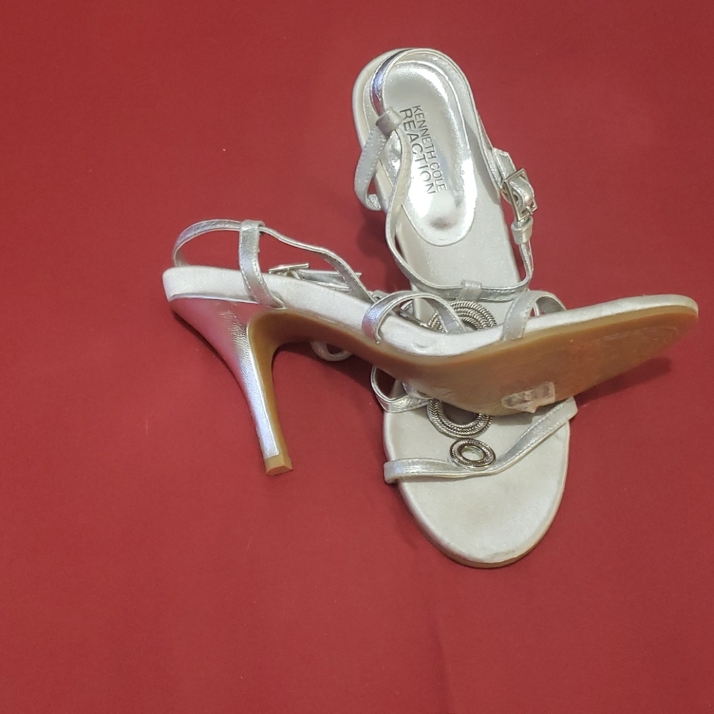 Shoes - Picture 4 of 4